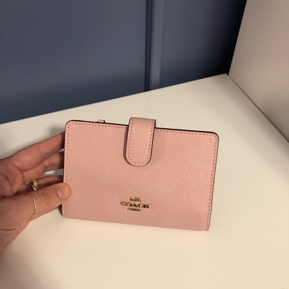 Coach medium corner zip wallet